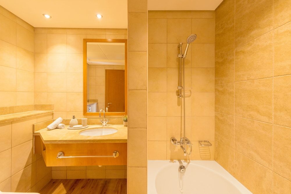 Luxury JBR - Al Fattan Full Sea View - Free Beach Resorts Access Deluxe 2BR Apartment plus maids room 14