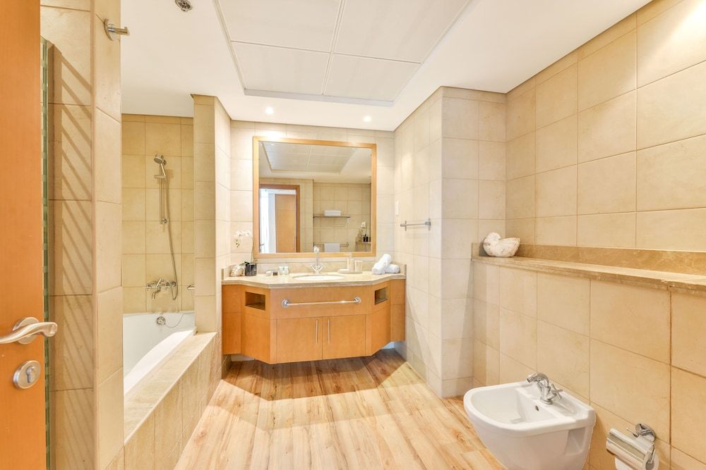 Luxury JBR - Al Fattan Full Sea View - Free Beach Resorts Access Deluxe 3BR Apartment plus maids room 16