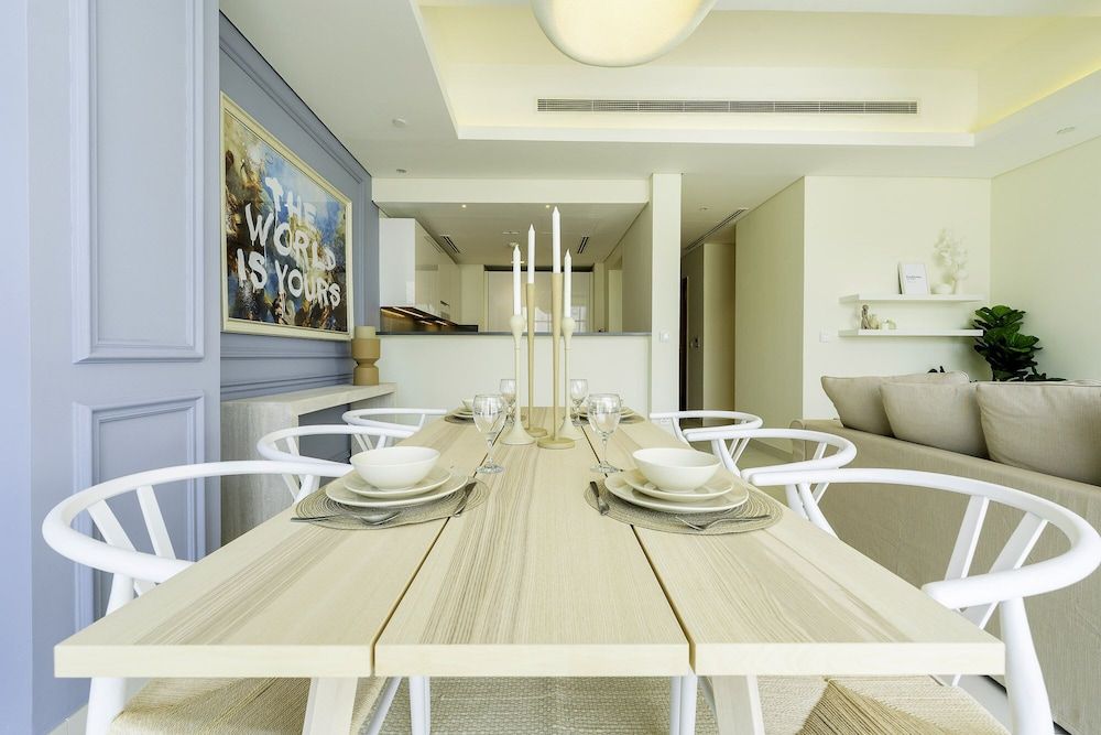 Monty - Charming Apartment with Canal View Near Dubai Mall