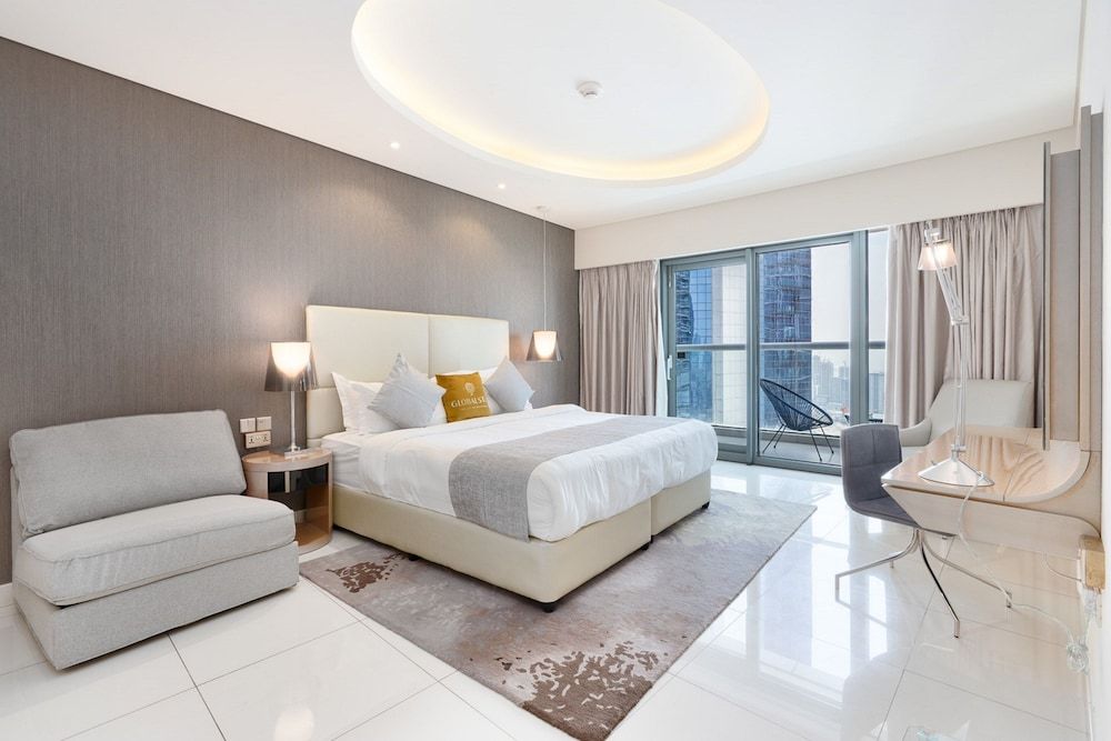 GLOBALSTAY. DAMAC Tower Paramount Elite Apartment, 1 Bedroom, Kitchen, Pool View