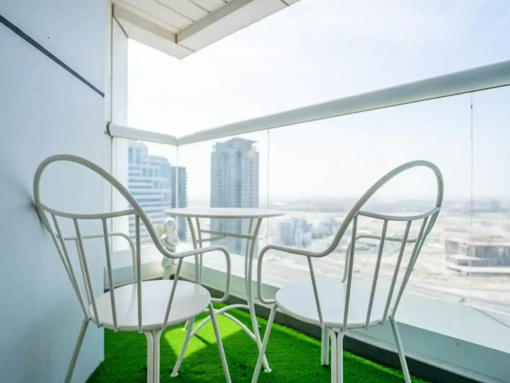 undefined Monty - Charming Unobstructed City Views By The Lake 10