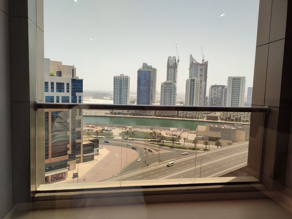 Whitesage - Sleek Studio With Canal View Near Metro