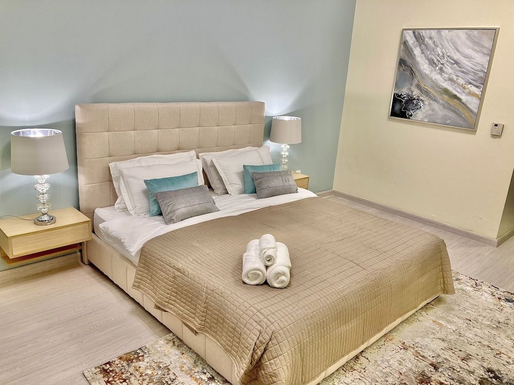 undefined Whitesage - Lakefront Apartment Amidst Parks With Lake Access 2