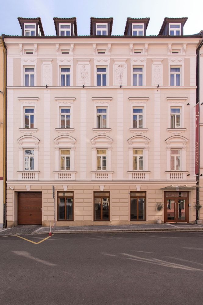undefined Hotel Carol 9