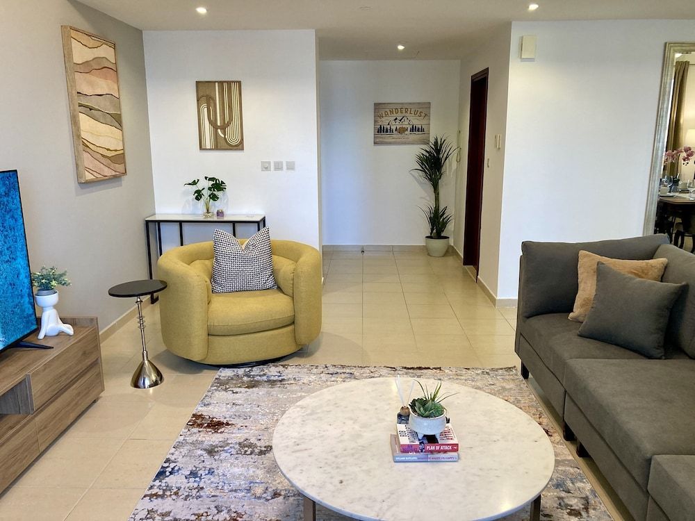 Whitesage - Elegant Interior With Incredible Sea and City View