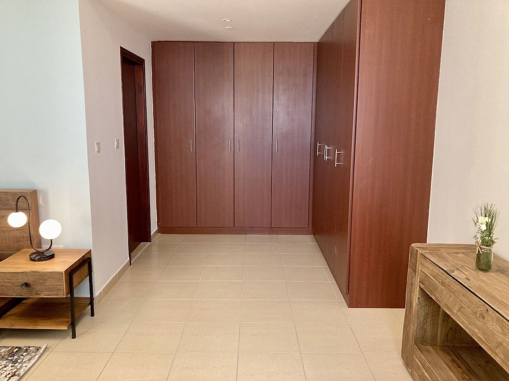 Whitesage - Elegant Interior With Incredible Sea and City View