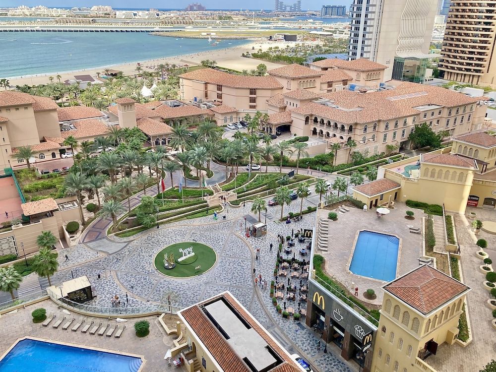 Whitesage - Elegant Interior With Incredible Sea and City View
