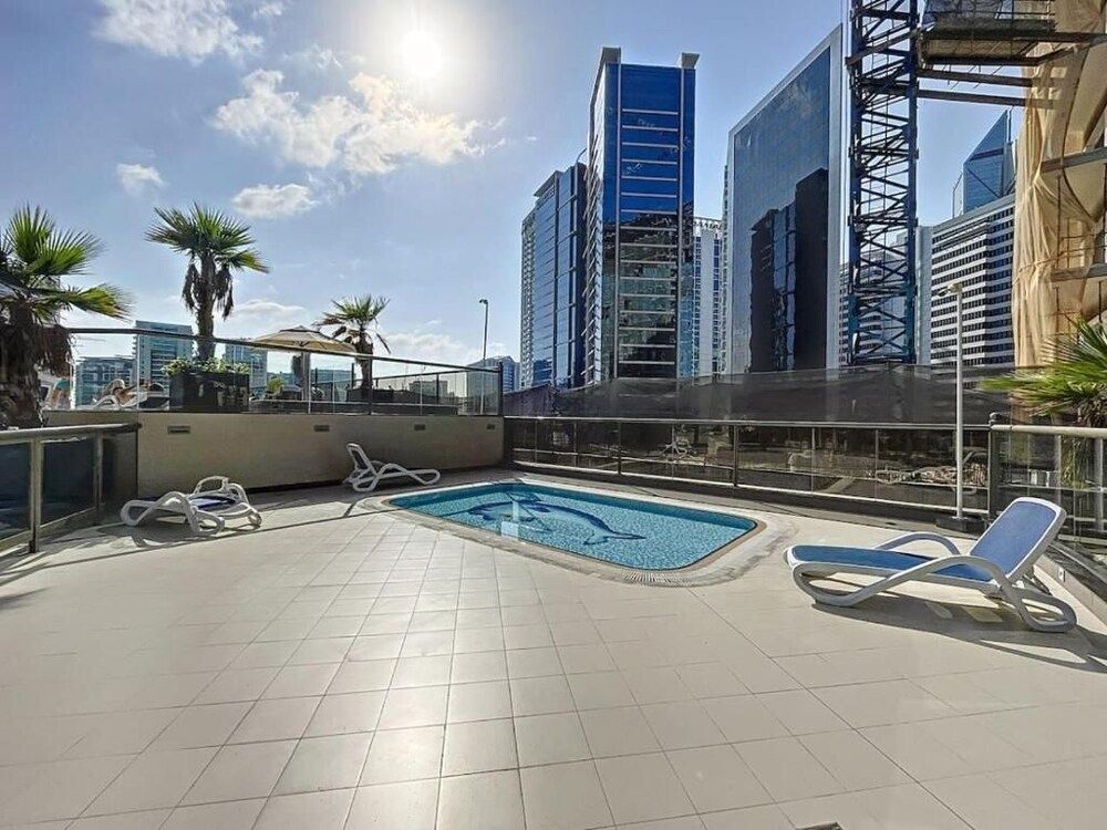 Whitesage - Elegant Apartment With Balcony in Downtown