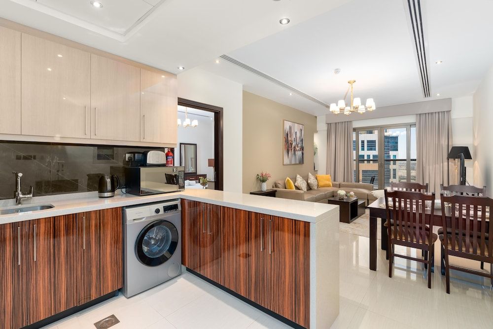 undefined Whitesage - Elegant Apartment With Balcony in Downtown 4