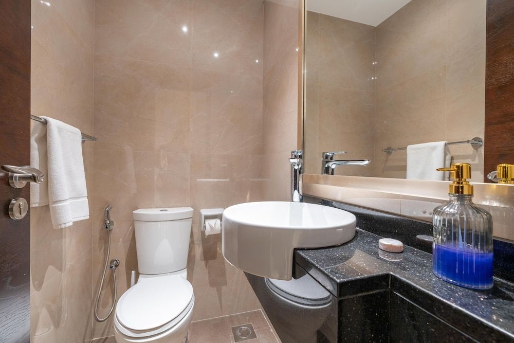 Whitesage - Elegant Apartment With Balcony in Downtown