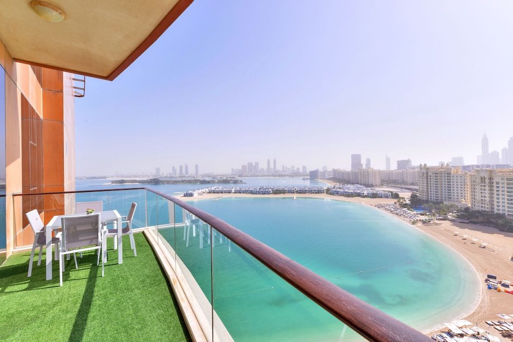 Tiara - Luxury Palm Jumeirah Deluxe 2BR Apartment 32