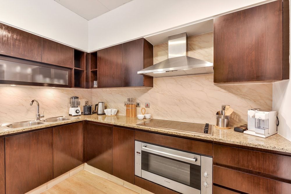 Tiara - Luxury Palm Jumeirah Deluxe 2BR Apartment 16