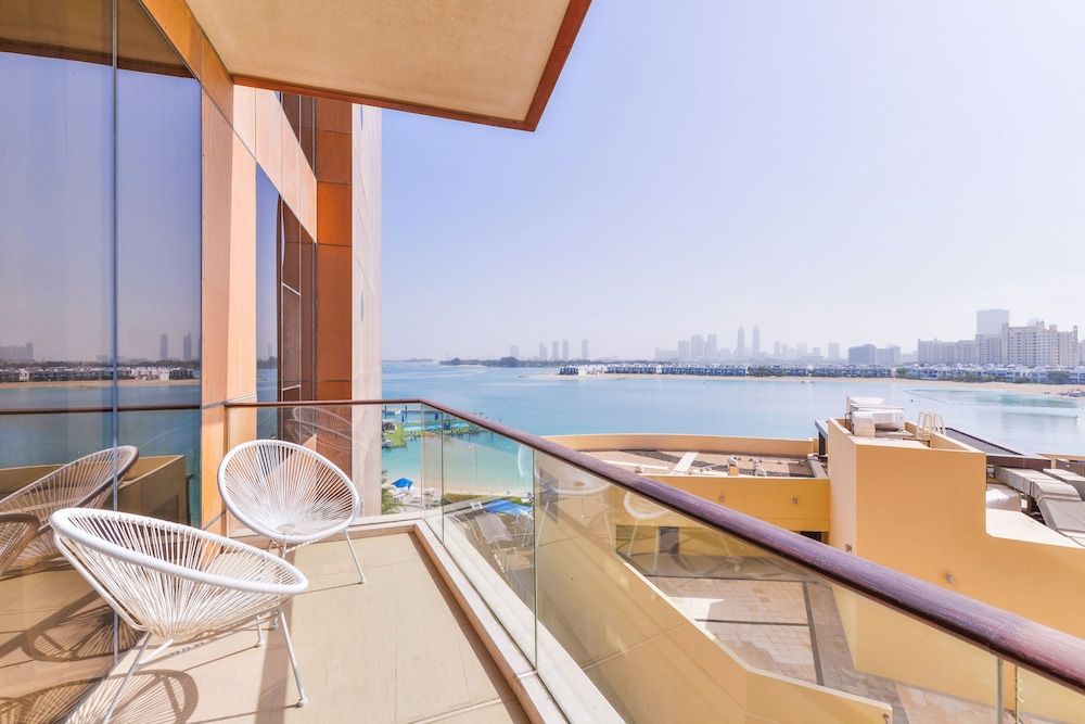 Tiara - Luxury Palm Jumeirah Deluxe 2BR Apartment 39