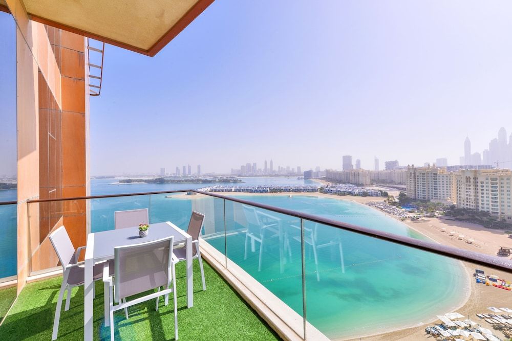 Tiara - Luxury Palm Jumeirah Deluxe 2BR Apartment 33