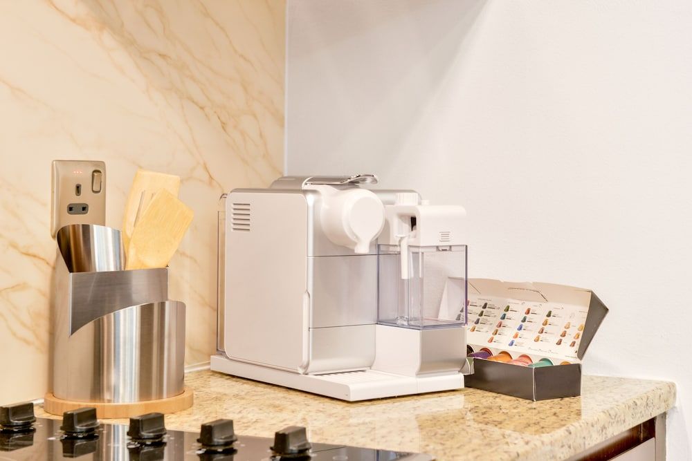 Tiara - Luxury Palm Jumeirah Deluxe 2BR Apartment 35