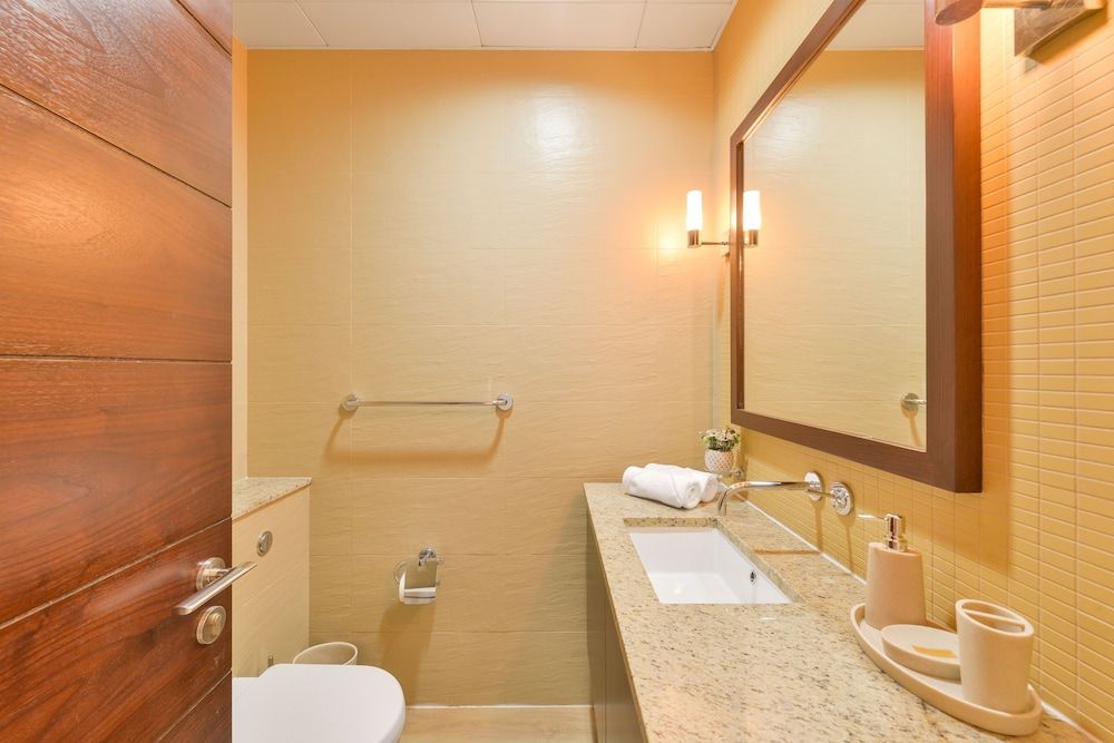 Tiara - Luxury Palm Jumeirah Deluxe 2BR Apartment 37