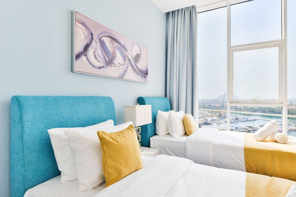 Tiara - Luxury Palm Jumeirah Deluxe 2BR Apartment 9