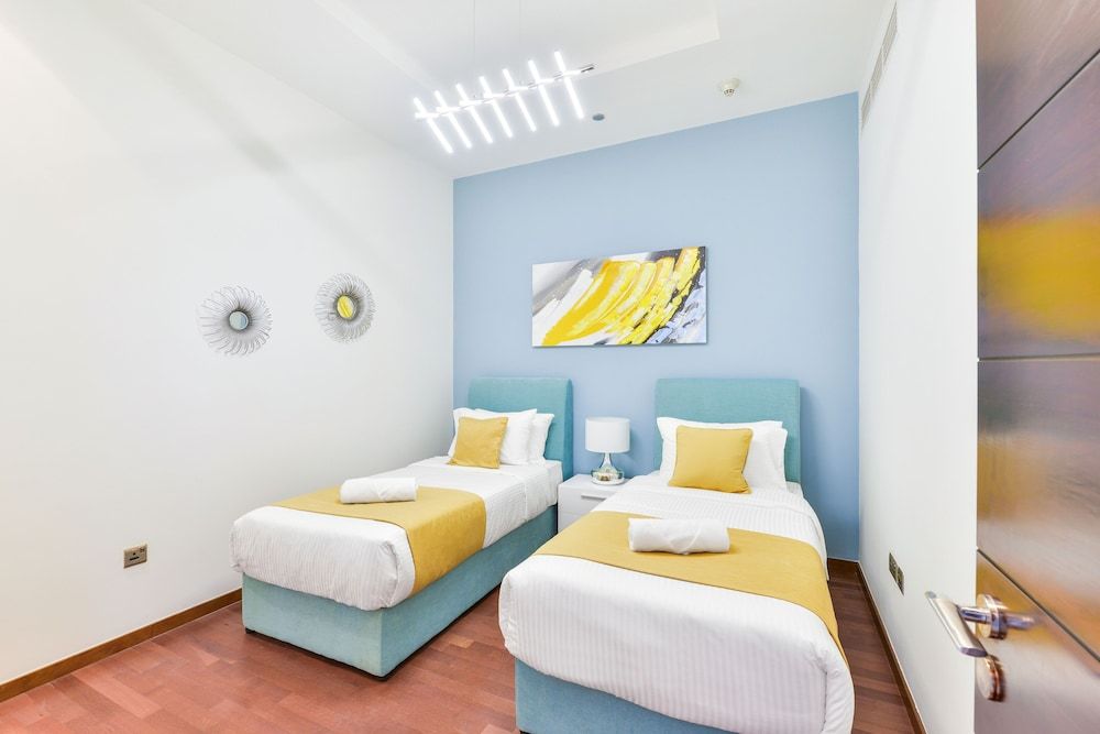 Tiara - Luxury Palm Jumeirah Deluxe 2BR Apartment 8