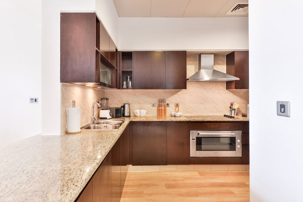 Tiara - Luxury Palm Jumeirah Deluxe 2BR Apartment 13