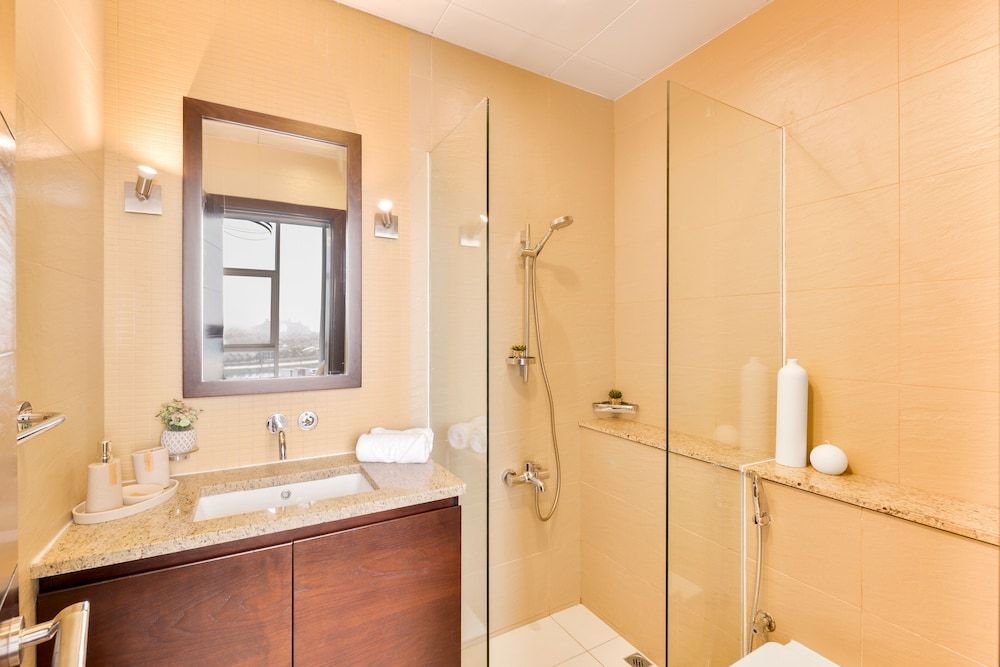 Tiara - Luxury Palm Jumeirah Deluxe 2BR Apartment 38