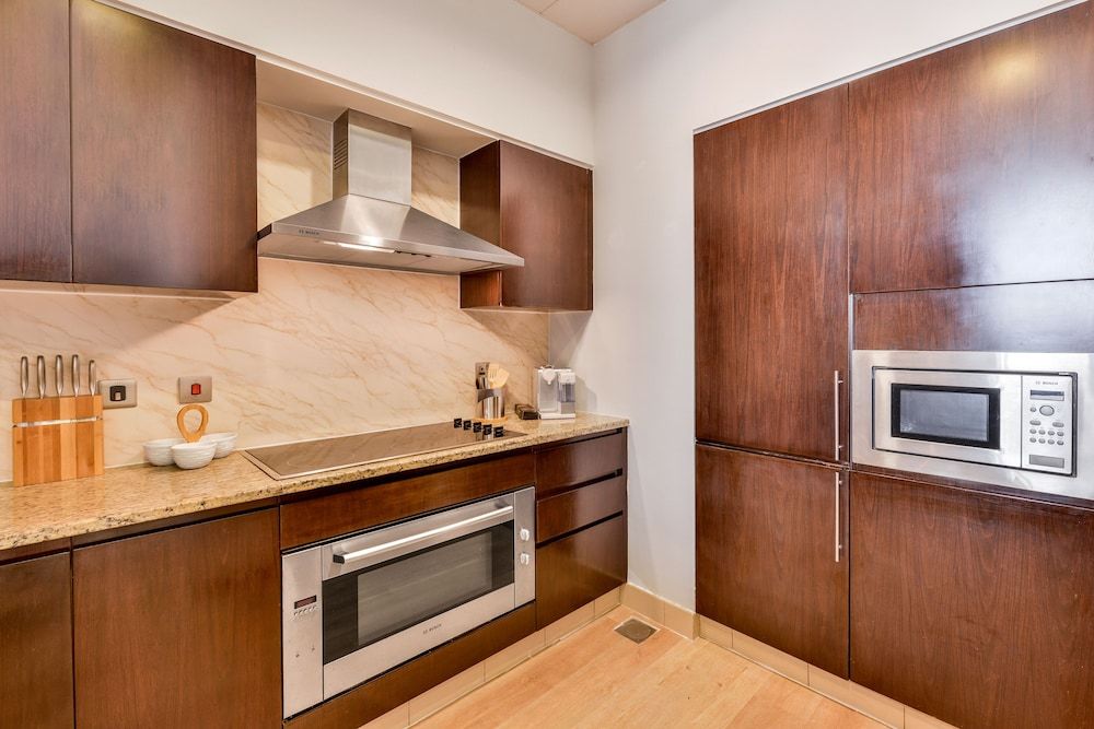 Tiara - Luxury Palm Jumeirah Deluxe 2BR Apartment 15