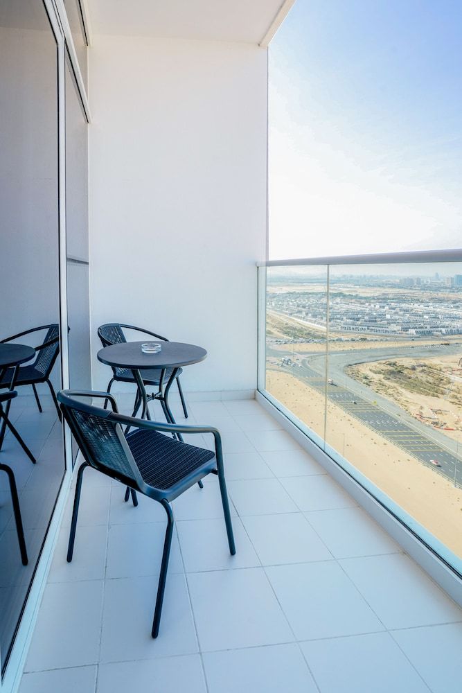 undefined Tanin - Incredible City Vista From Balcony of Fancy Studio