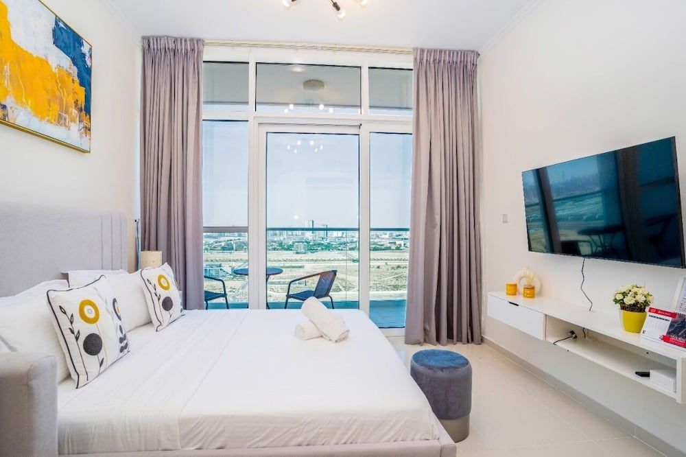 undefined Tanin - Incredible City Vista From Balcony of Fancy Studio 4