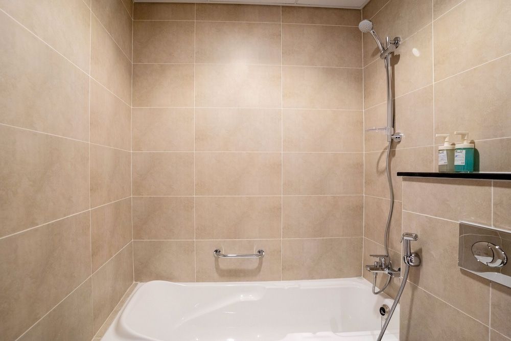 undefined Tanin - Incredible City Vista From Balcony of Fancy Studio 10