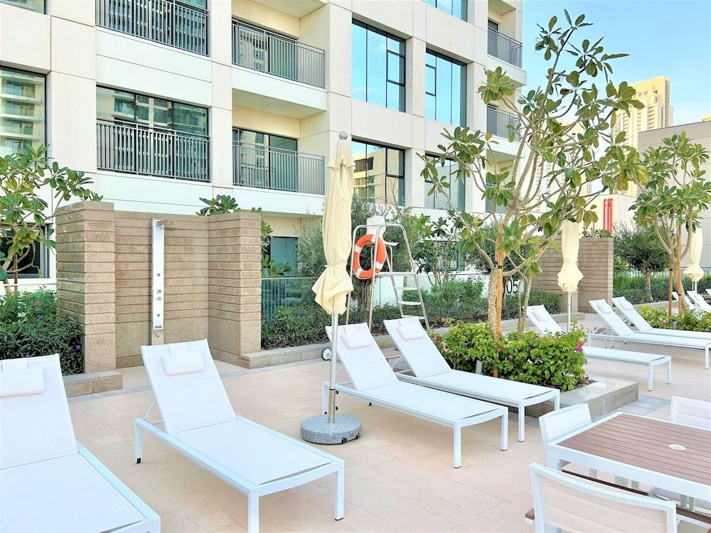 undefined Elegant Stay: Balcony & Stunning Dubai Creek Views 4