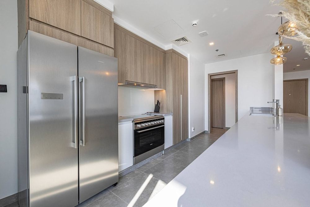 undefined Brand New, Stylish 2br and M, Amazing Marina Views 4