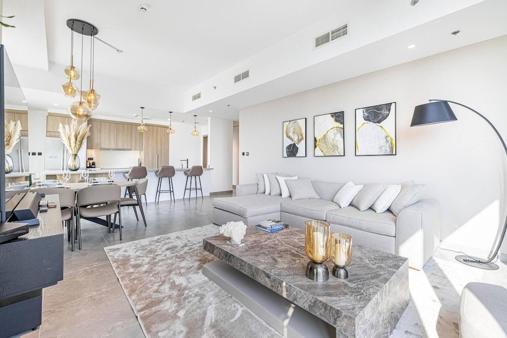 undefined Brand New, Stylish 2br and M, Amazing Marina Views 3