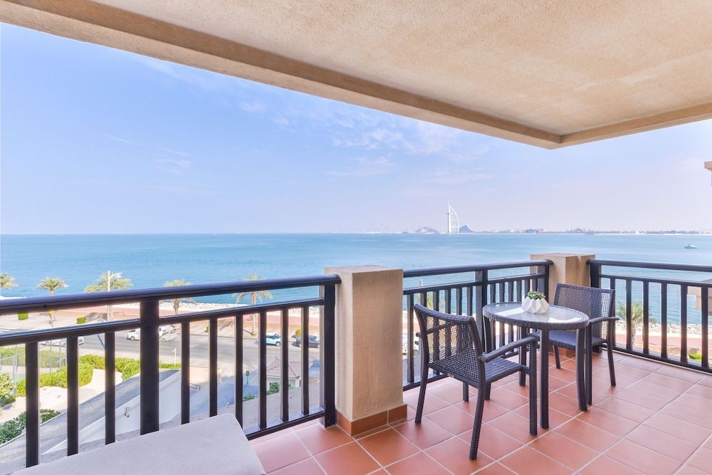 Anantara Residences - Beachfront - Private Beach and Lagoon Pool Deluxe 1BR Suite 12