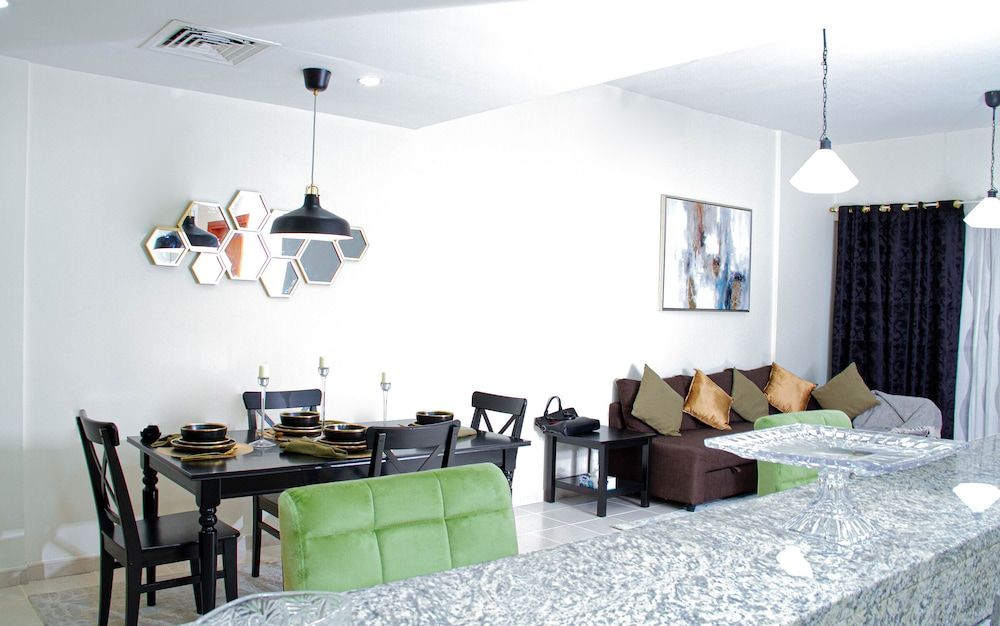 undefined Waterfront Greens View 6