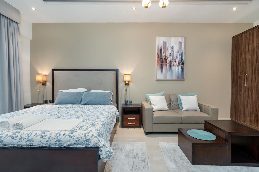 undefined SuperHost - Vibrant Studio With Canal View Near Dubai Mall 9