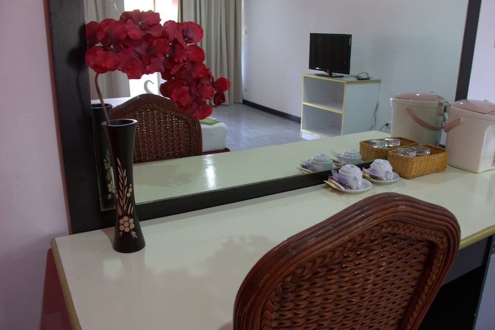 Surin Sweet Hotel Superior Room 4