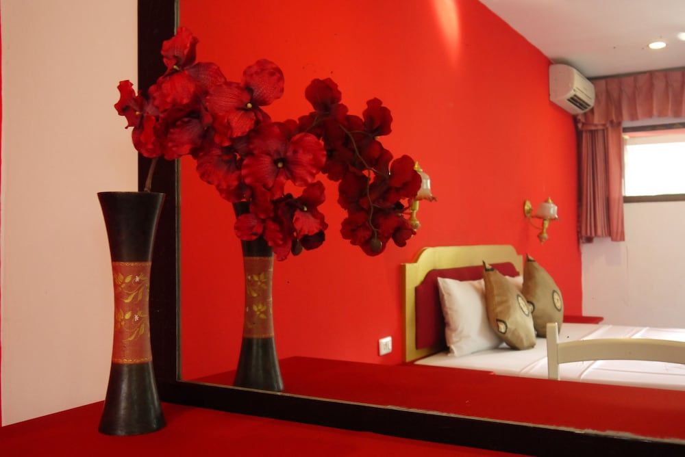 Surin Sweet Hotel Superior Room 8