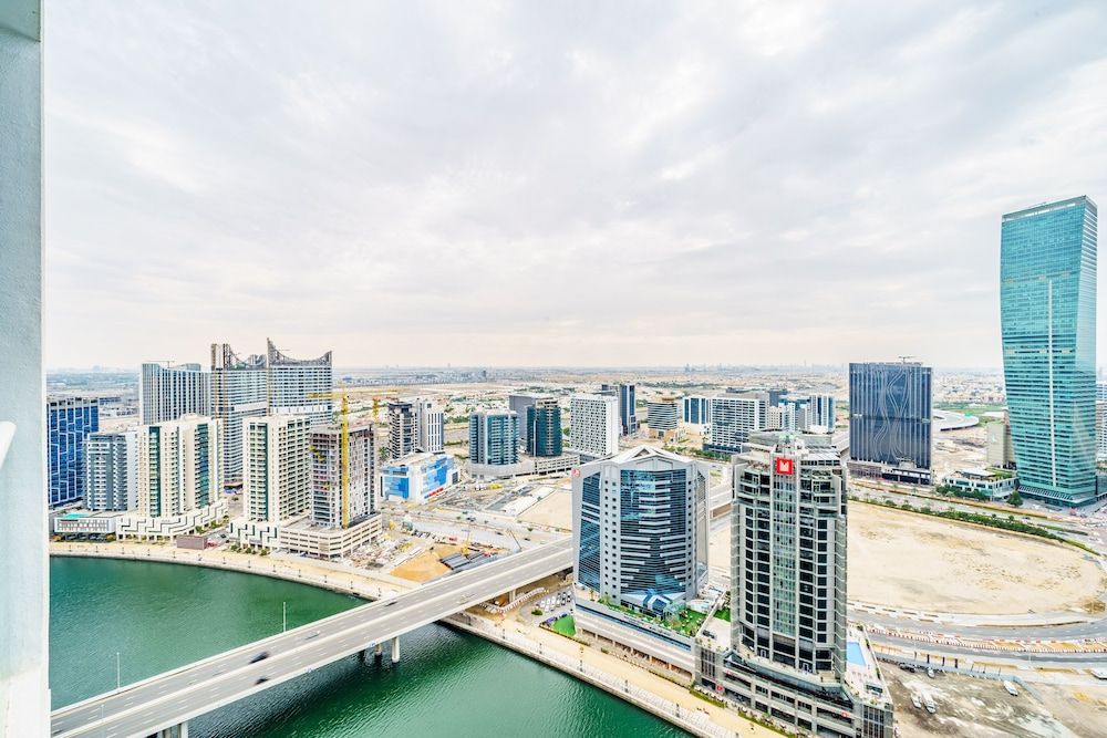 Stunning 2BR with Balcony-Canal View Luxury Apartment 21