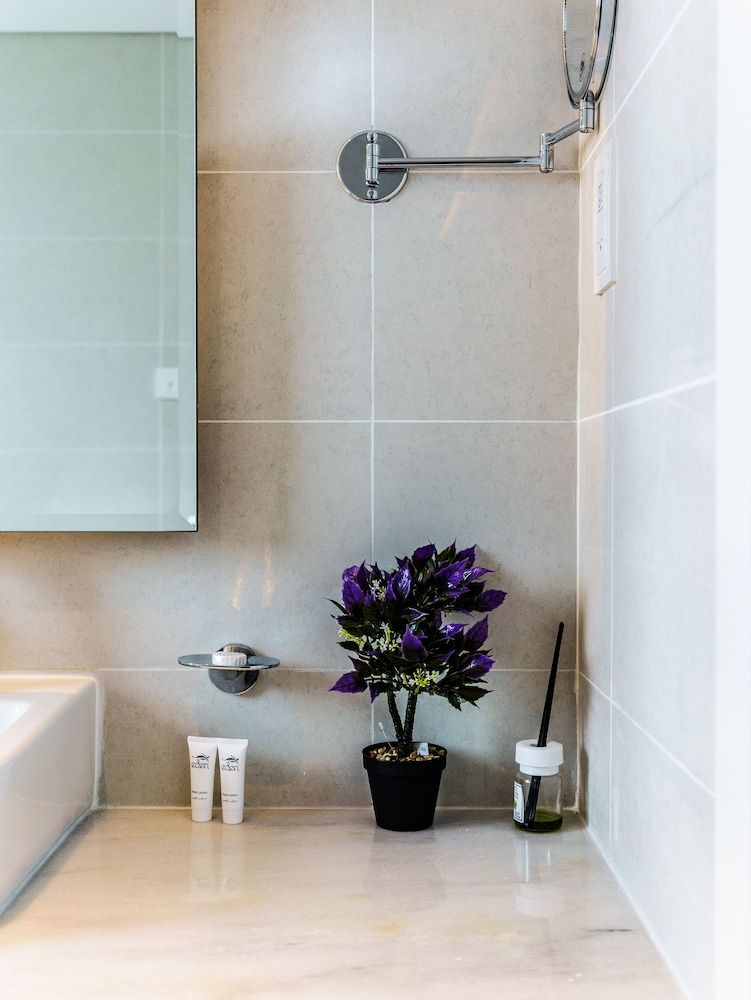 Stunning 2BR with Balcony-Canal View Luxury Apartment 20