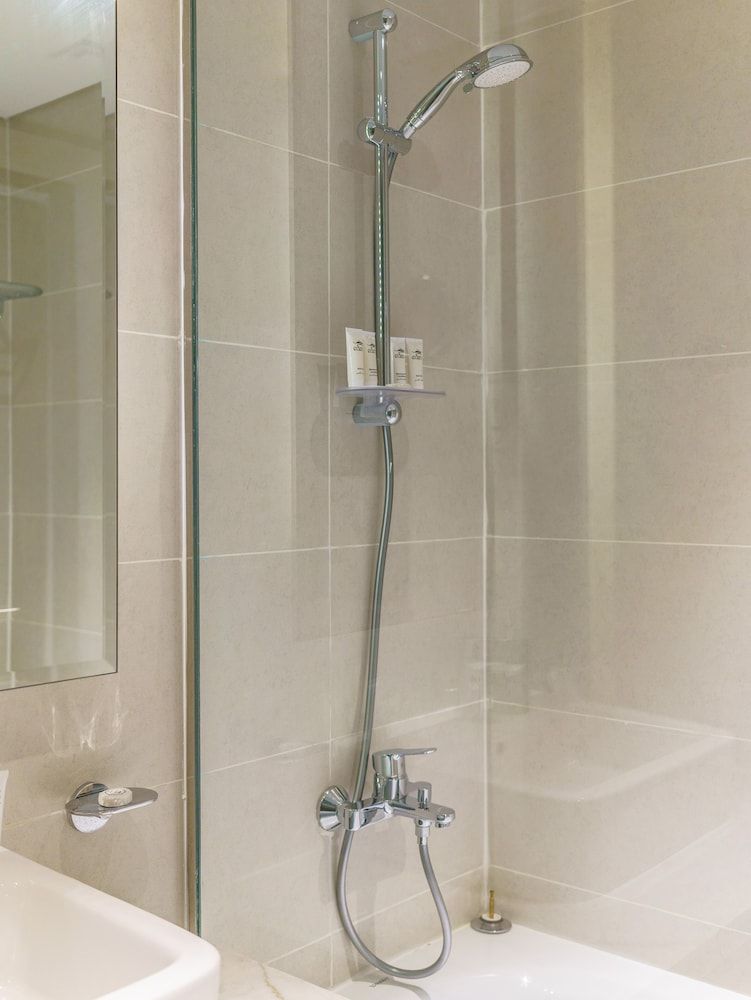 Stunning 2BR with Balcony-Canal View Luxury Apartment 19