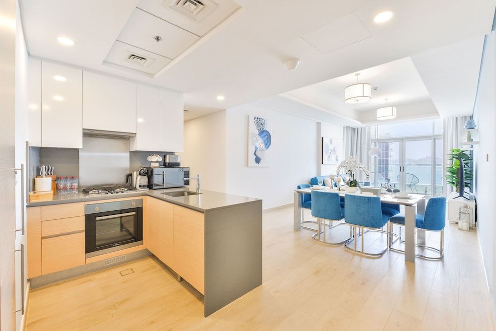 Ultra Luxury Palm - Mina Azizi Beachfront - Private Beach and Pool Ultra Deluxe Palm 2BR Apartment 16