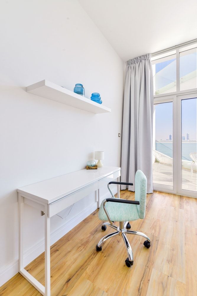 Ultra Luxury Palm - Mina Azizi Beachfront - Private Beach and Pool Ultra Deluxe Palm 2BR Apartment 7