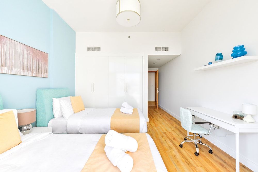 Ultra Luxury Palm - Mina Azizi Beachfront - Private Beach and Pool Ultra Deluxe Palm 2BR Apartment 5