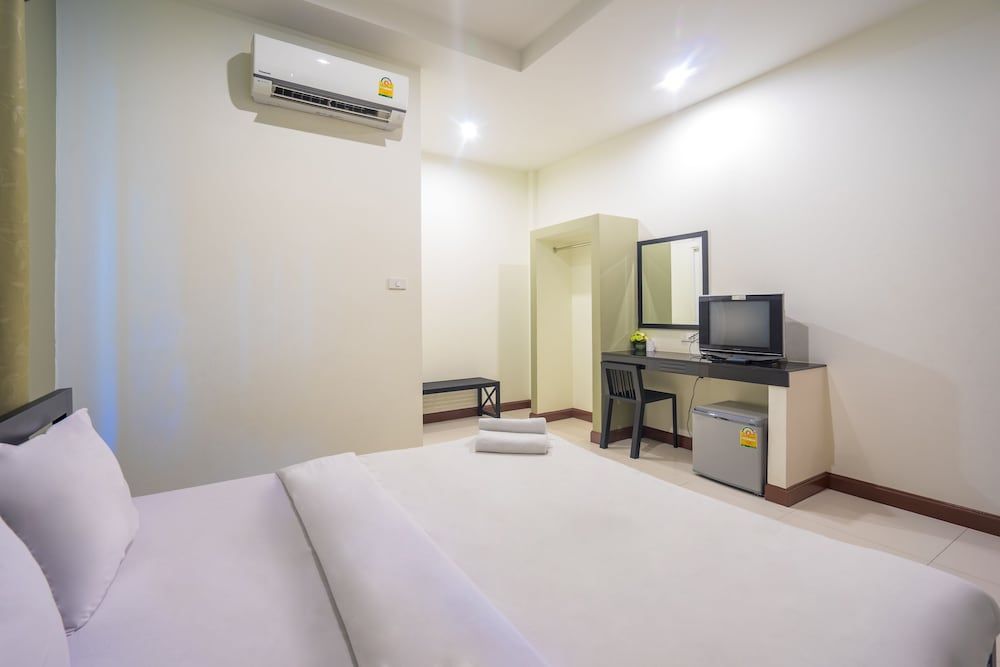 Suphan Lake Hometel Standard Room 15