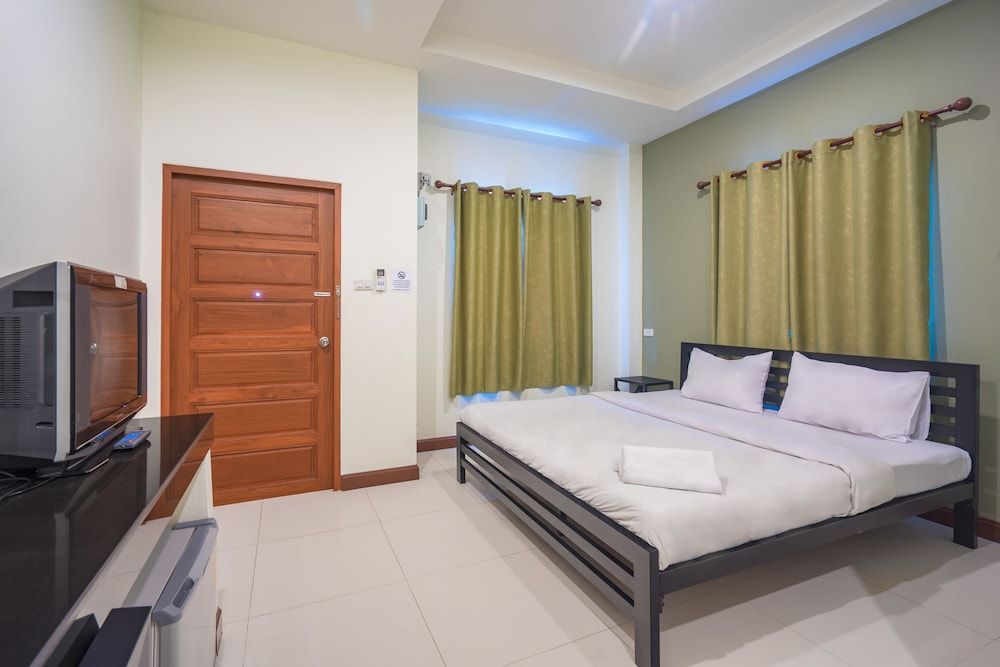 Suphan Lake Hometel Standard Room 6