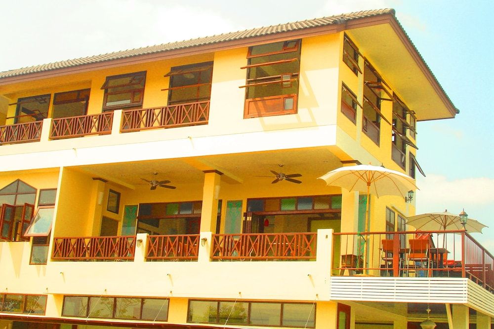 undefined Suphan Lake Hometel 8