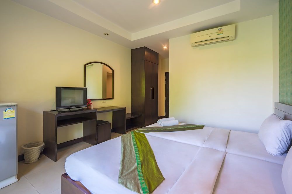 Suphan Lake Hometel Standard Room 16
