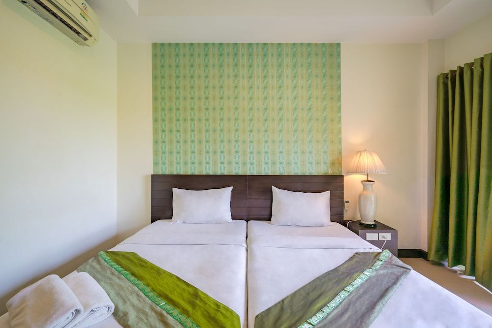 Suphan Lake Hometel Standard Room 8