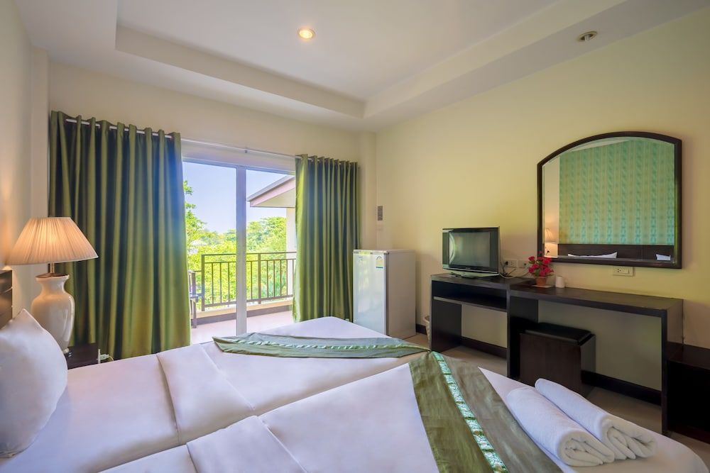 Suphan Lake Hometel Standard Room 2