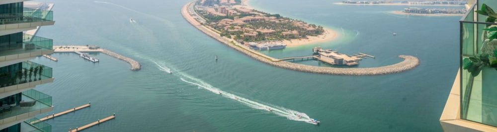 Homesgetaway- 2BR in Beach Vista Tower 2 Luxury Apartment 24