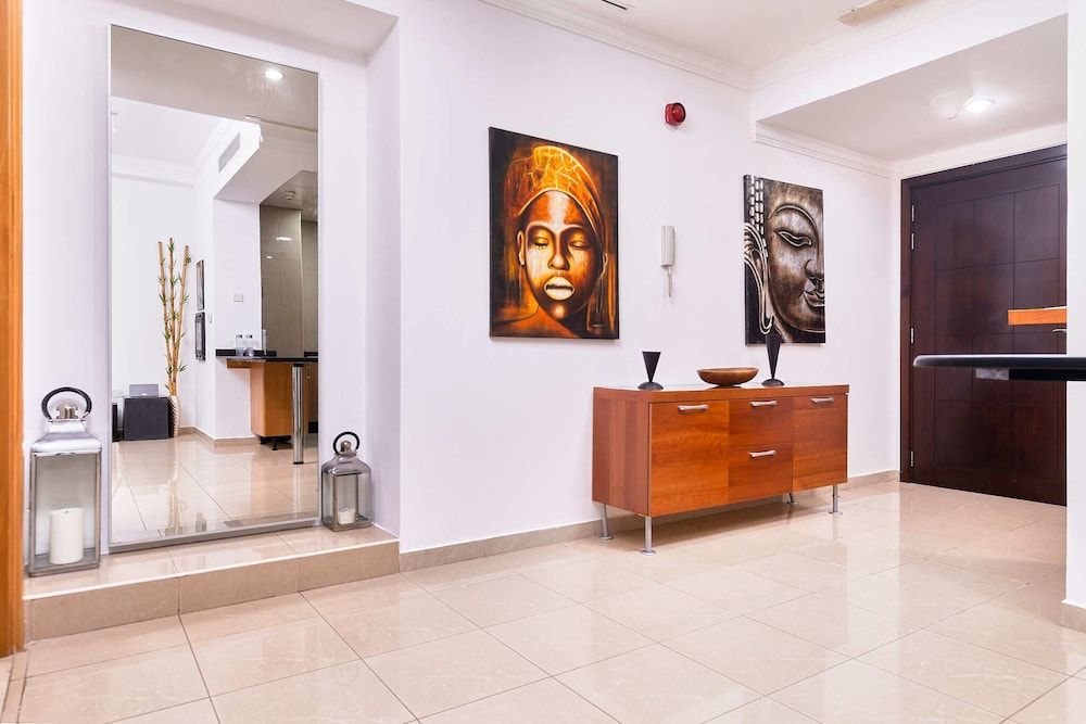 undefined Cozy 1BR apartment Marina Crown 7